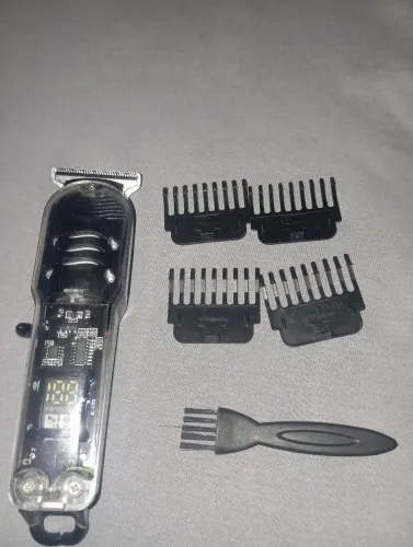 Maquininha para aparar pêlos ou fzr acabamento do cabelo