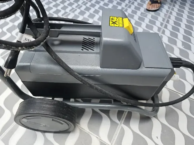 Lavadora Alta Pressão Karcher HD 585 Profissional 220V + Snow Foam (Na Garantia)