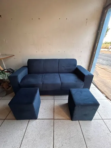 Sofá três lugares