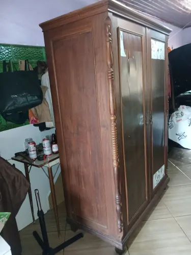 ARMARIO ANTIGO RELIQUIA