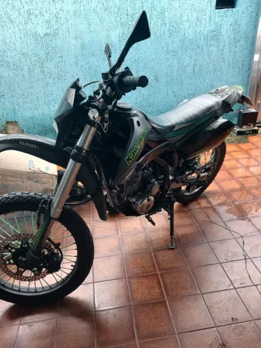 Moto kawasaki  klx 250x D-tracker 2010