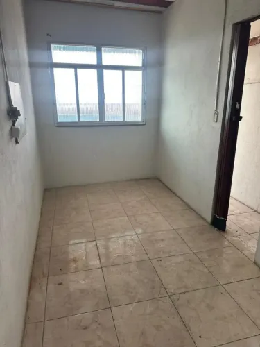CASA COM 2 QUARTOS EM COLÉGIO - ACEITO ENTRADA