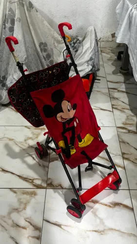 Carrinho de Bebê Guarda Chuva Mickey