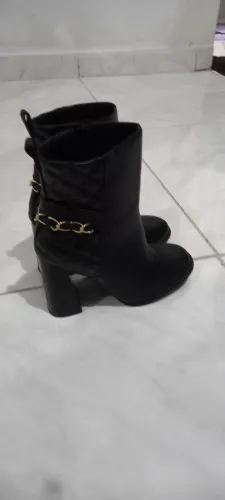 Bota da vizzano , nova no precinho número da bota 36