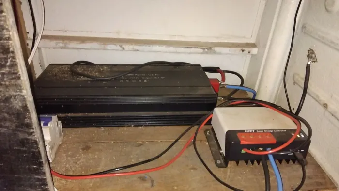 Kit off grid e frigobar 90L midea 