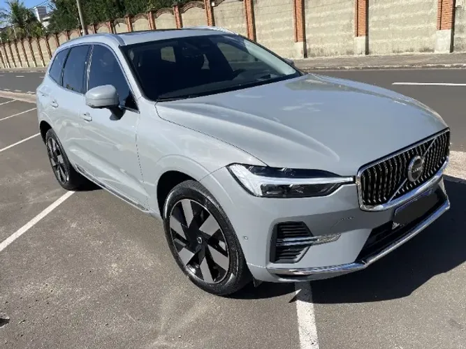 Volvo XC-60 T-8 Ultimate 2.0 AWD (híbrido) 2024