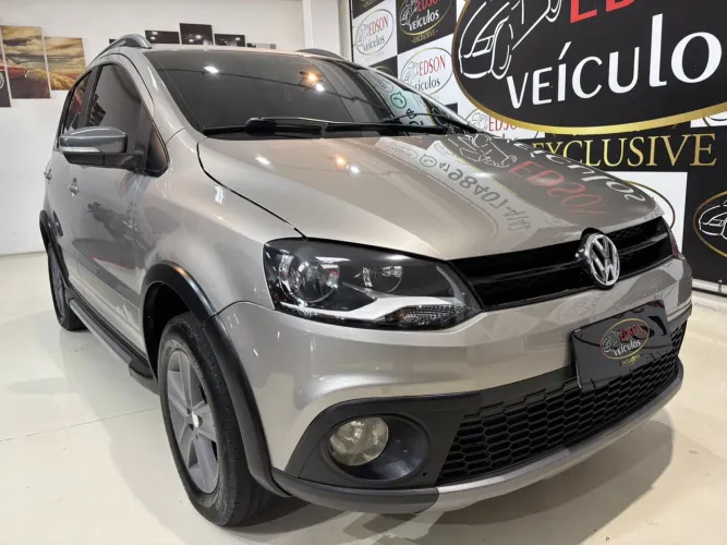 Volkswagen Crossfox 1.6 MI Total Flex 8V 5P 2012