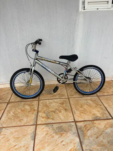 Bicicleta infantil (aro 20)