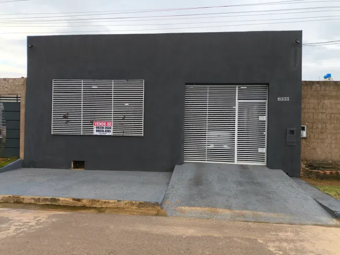 Vendo Excelente Casa Com 2 Quartos na Av. Calama, no Cristal da Calama.