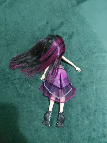 Boneca ever after high, raven queen (Ler descrição)