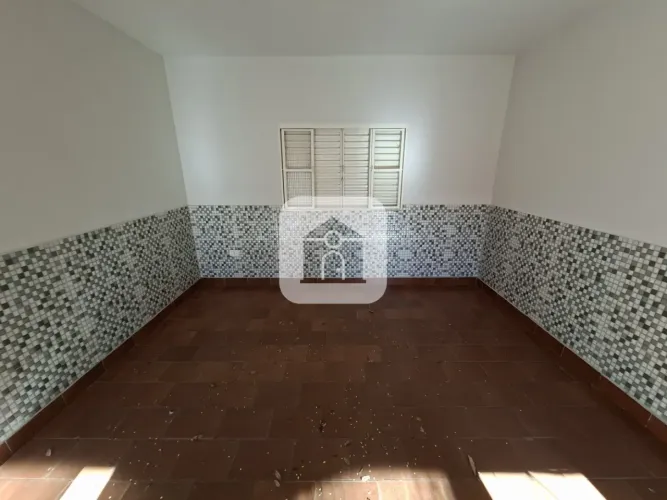 Casa comercial para locação no bairro Presidente Roosevelt