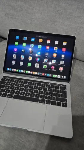 MacBook Pro 2019 com Touch Bar