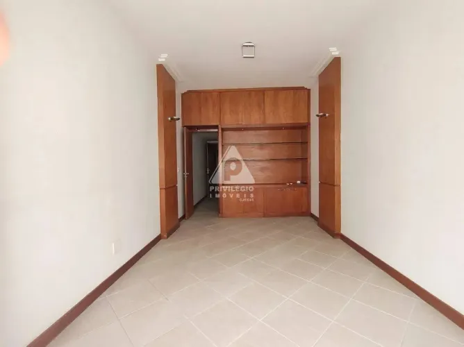 SALA COMERCIAL EM COPACABANA PRÓXIMO AO MAR E METRO!