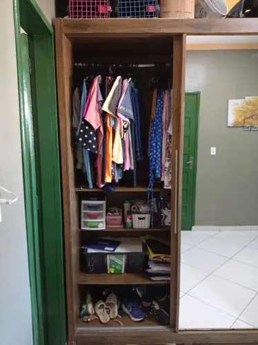 Guarda Roupas Semi Novo ACEITO CONTRA PROPOSTA 