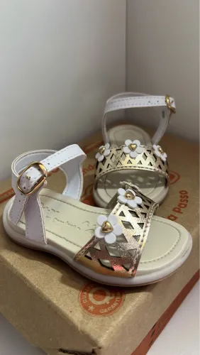 Sandália infantil nova 17
