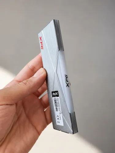 Memória RAM XPG 8GB DDR4 3200MHz - Excelente Desempenho para PC Gamer