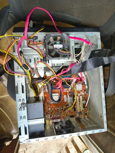 CPU Itautec (retirada de peças)