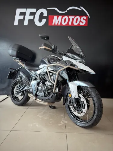 Zontes T350X ano 2026 só 800 km rodados Faço Financiamento 