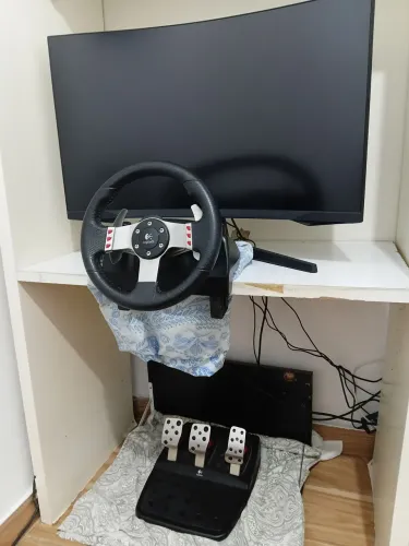 Volante g27 logitech funcionando bem novinho 