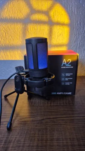 Microfone Fifine Ampligame A2 RGB USB - Completo na Caixa com Tripé