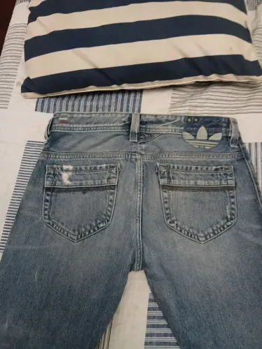 Calça Diesel com Adidas original 29 equivalente a 40