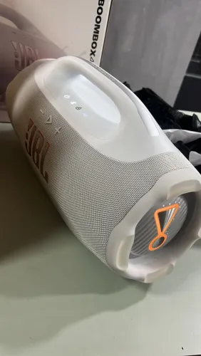 JBL BOMBOX 4 na caixa