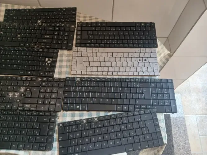 Lote De 15 Teclados No Estado. Somente Aproveitamento De Teclas
