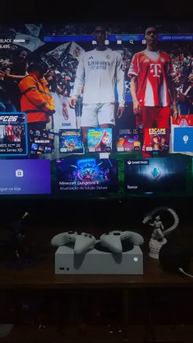 Xbox series S com 2 controles originais 