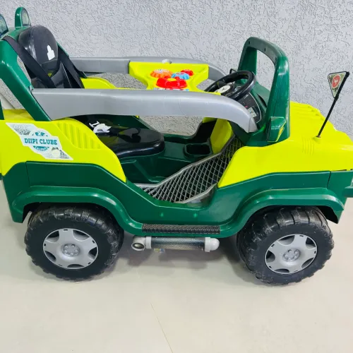 Carrinho de Passeio Calesita Pedal Infantil Para Bebê Diipi
