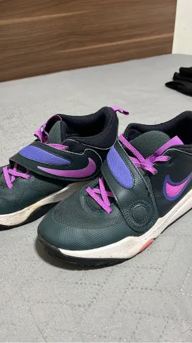 Nike Team Hustle D 11