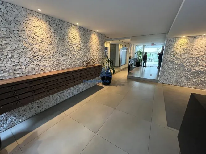 Apartamento com 3 dormitórios, 2 banheiros, 1 vaga coberta no Centro de Florianópolis