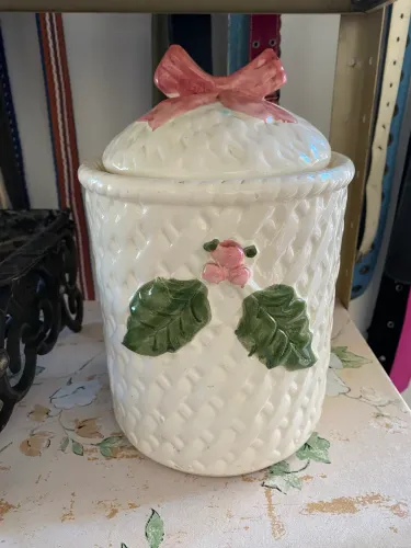 Pote de cerâmica antigo 