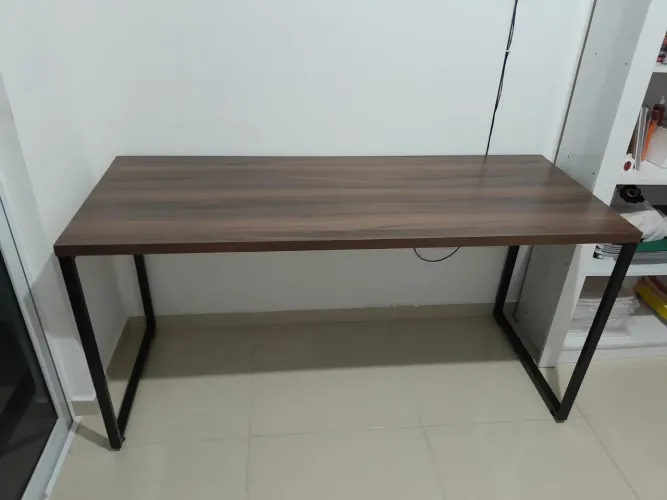 Mesa para Escritório Industrial 1,50m com Estrutura Metálica<br>