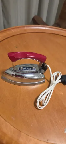 Mini ferro de passar
