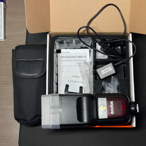 Flash Godox V860iii para Canon (MUITO NOVO)