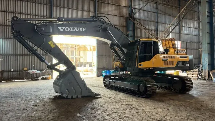 ESCAVADEIRA VOLVO EC480