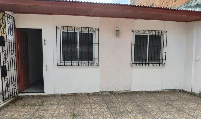Aluga-se Casa no Conjunto Satélite