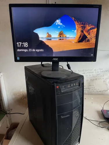 Vendo computador de mesa com monitor Led