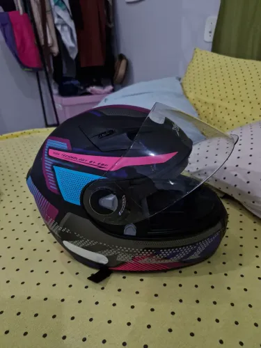 Vende-se capacete xtroy