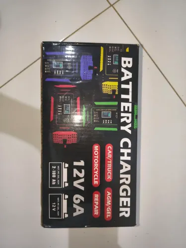 Carregador de bateria automotiva