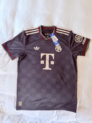 Camisa adidas Originals FC Bayern x BSTN T-Mobile, edição especial, nova com etiqueta