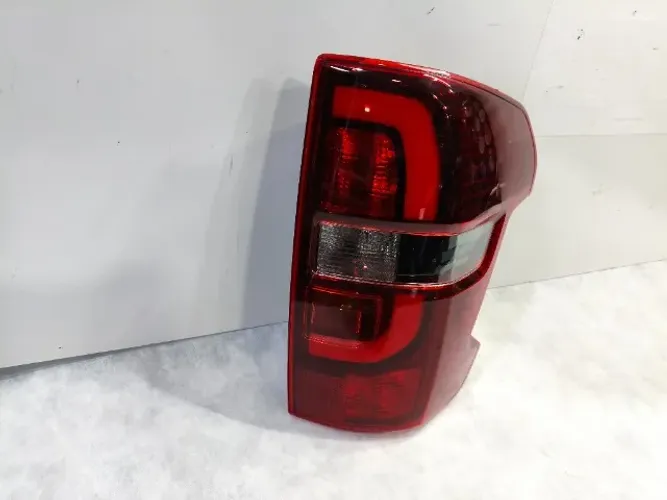 Lanterna direita Fiat Titano 2024 2025 2026 original