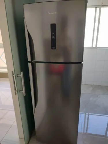 Geladeira Panasonic NR-BT51 inox