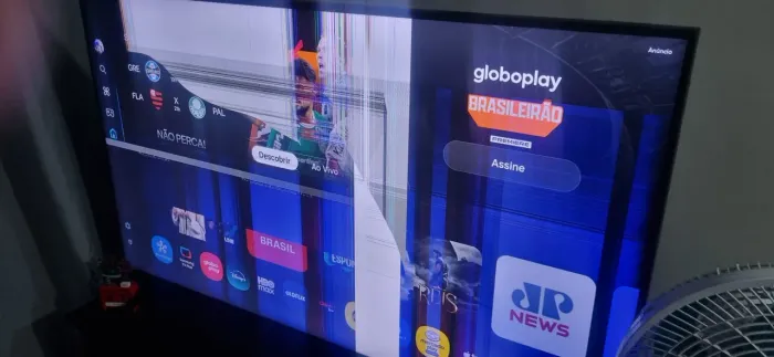 TV SAMSUNG UN70CU7700GXZD - Tela Danificada