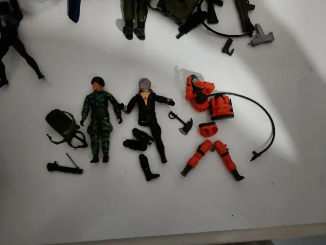 Brinquedo personagem comandos em ação usados para reposição