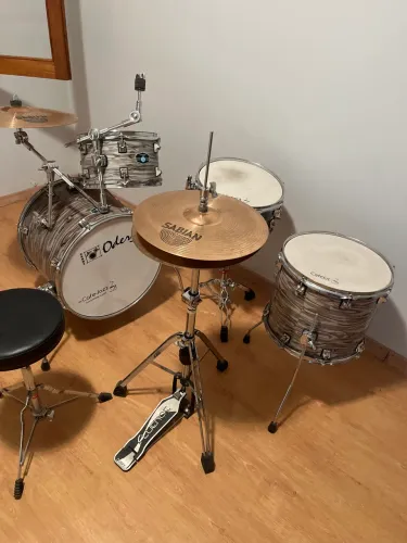 Bateria Odery CafeJazz , com pratos Sabian , excelente estado