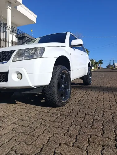 Suzuki Grand Vitara 2.0 16V 4x2/4x4 5P Mec. 2010