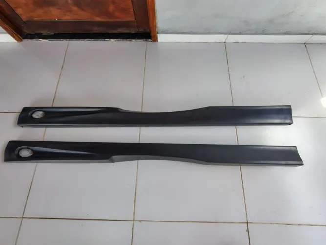 Spoiler lateral Corsa Classic a partir de 2010