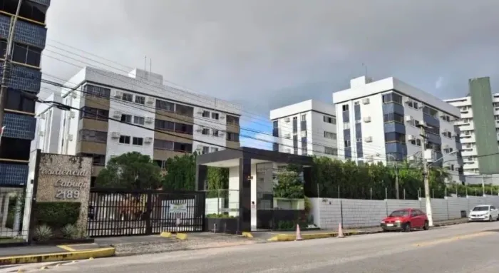 Vendo em : 2 quartos, 1 banheiro social, vista mar