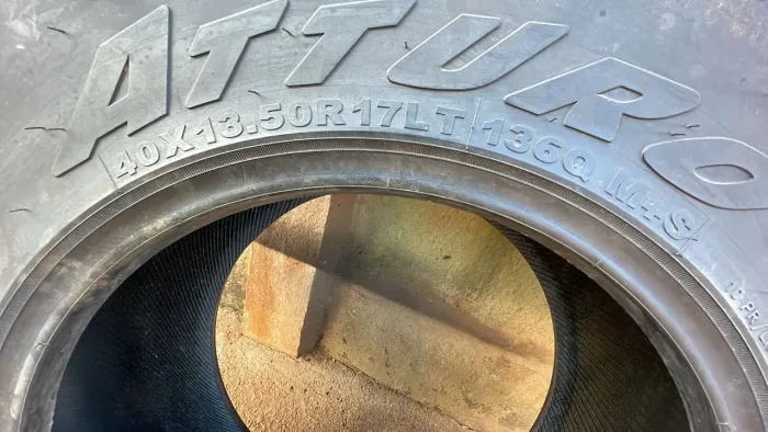 Pneus Atturo novos